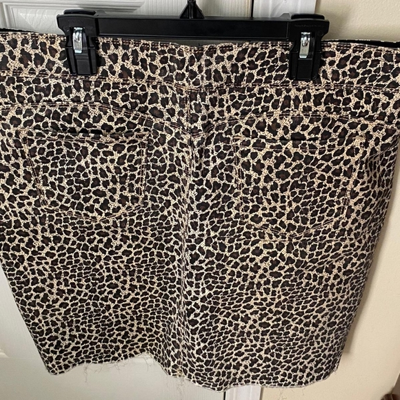 Coco+ carmen skirt size L, color print black and cream. - Picture 4 of 5